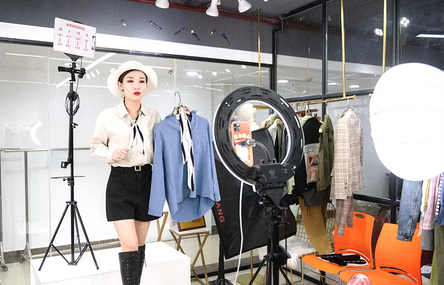 服装店代播